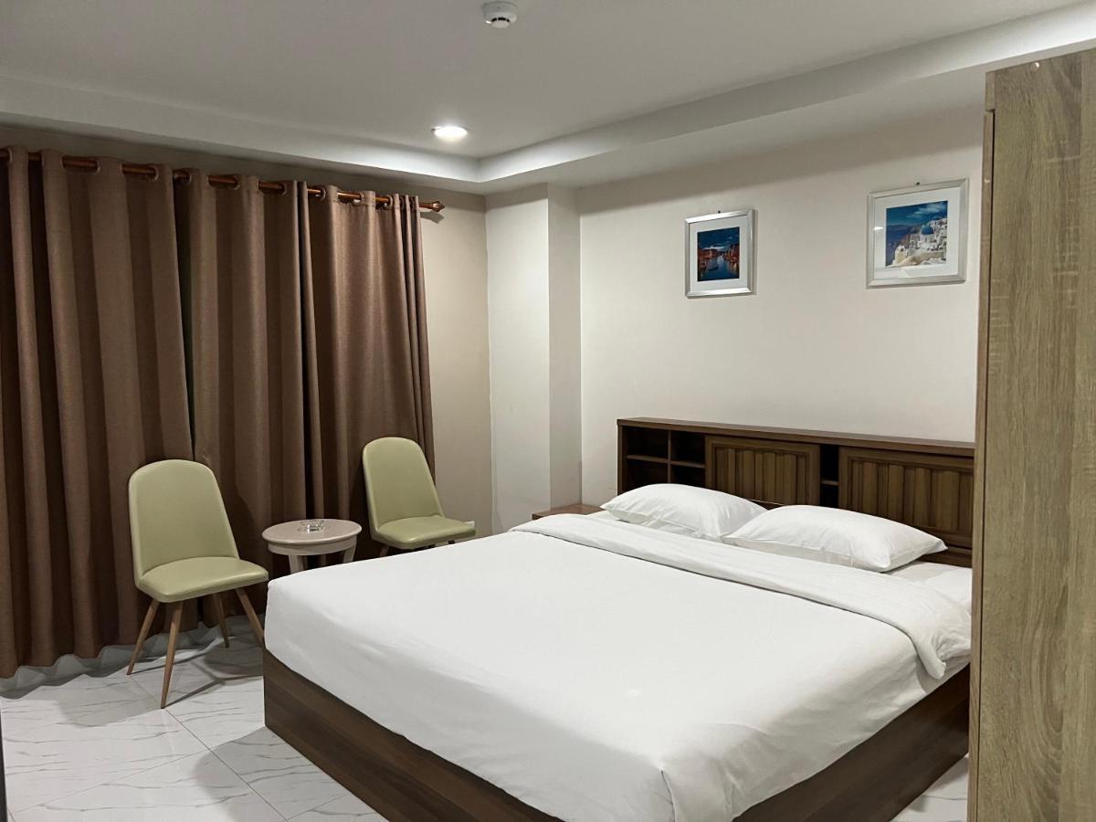 Mall Suites Hotel Бангкок Экстерьер фото
