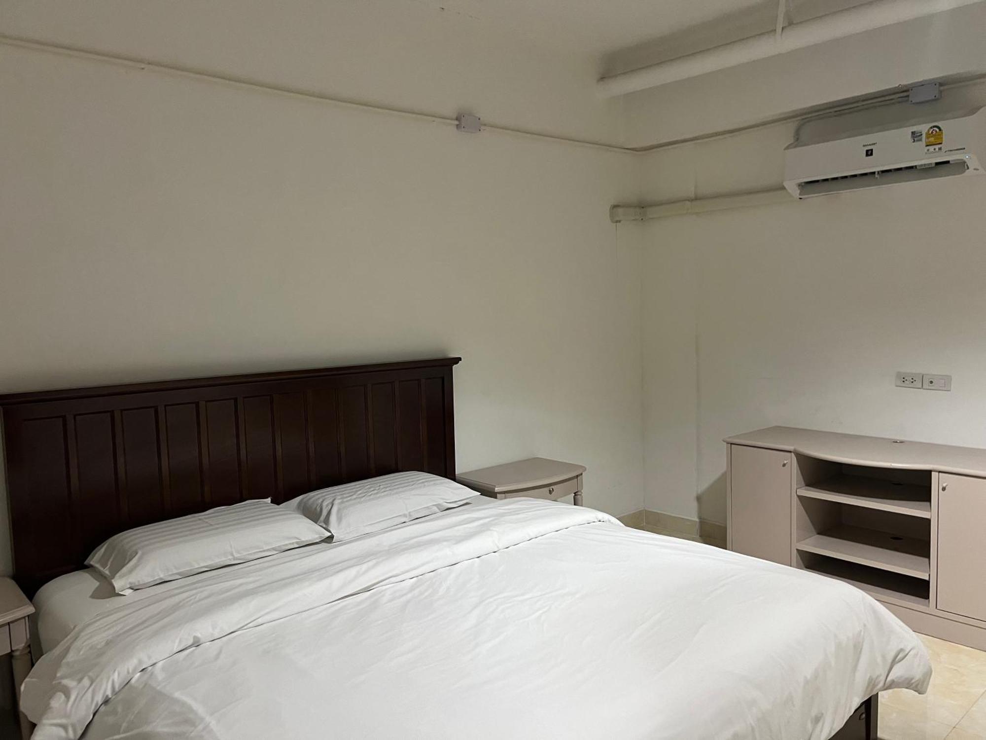 Mall Suites Hotel Бангкок Экстерьер фото