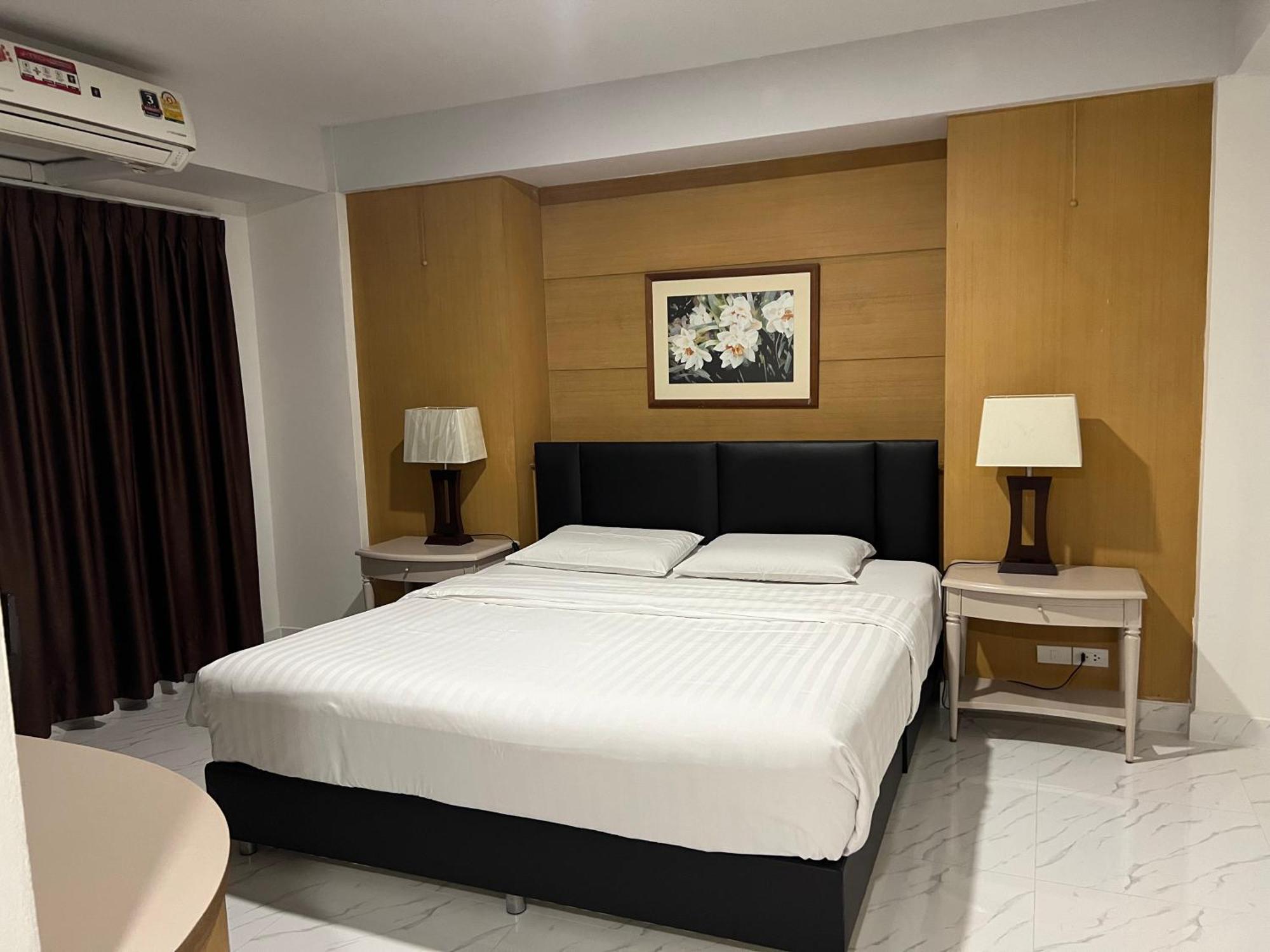 Mall Suites Hotel Бангкок Экстерьер фото
