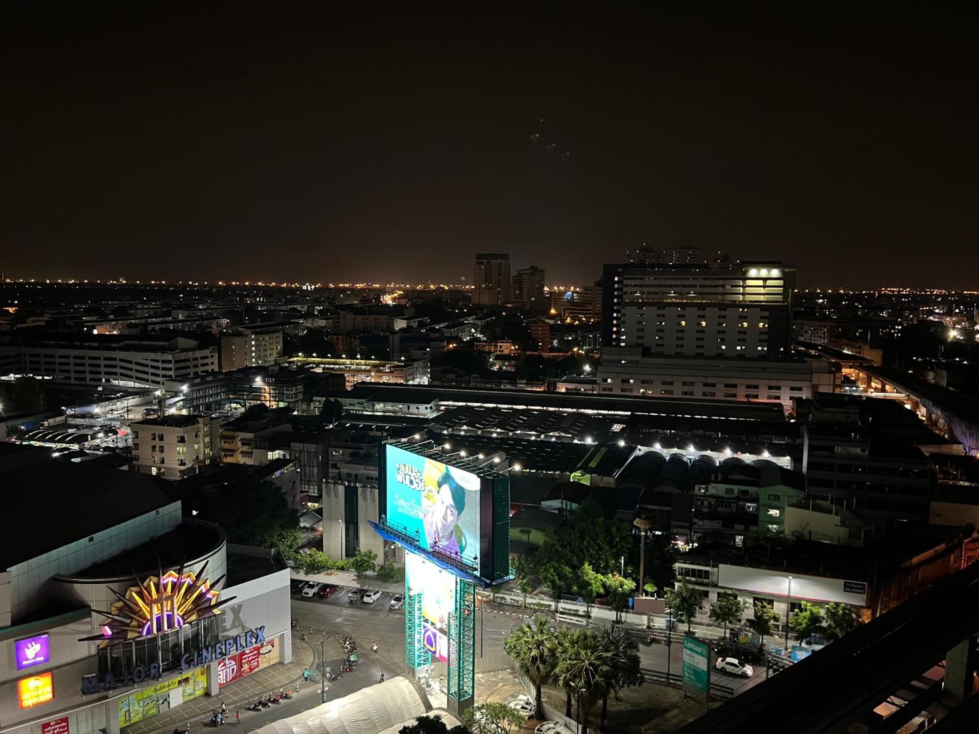 Mall Suites Hotel Бангкок Экстерьер фото