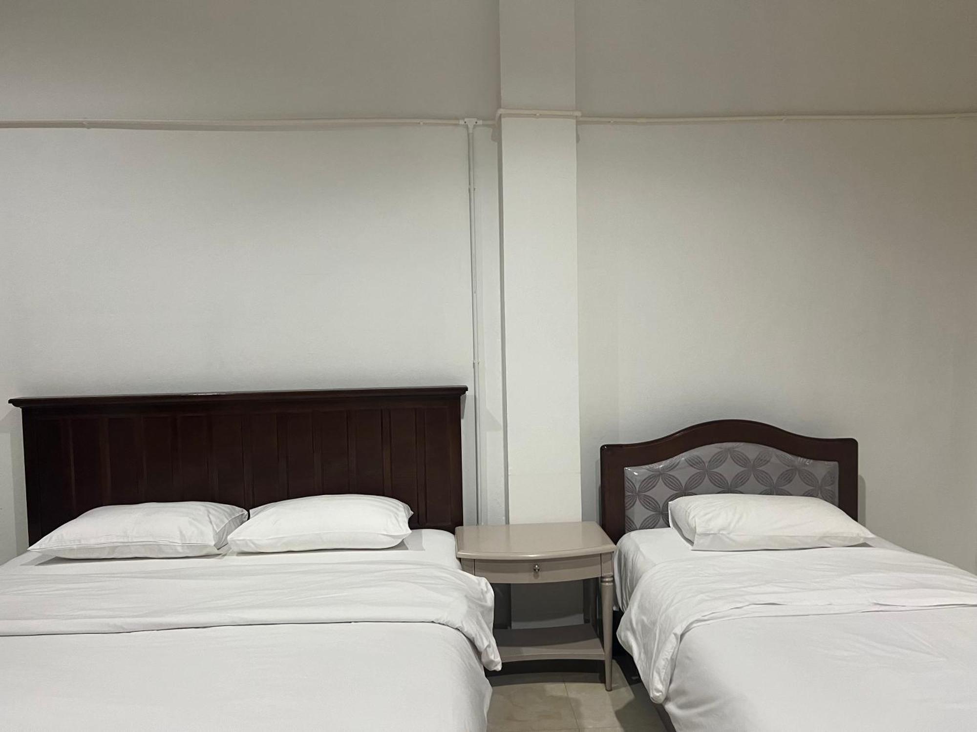 Mall Suites Hotel Бангкок Экстерьер фото